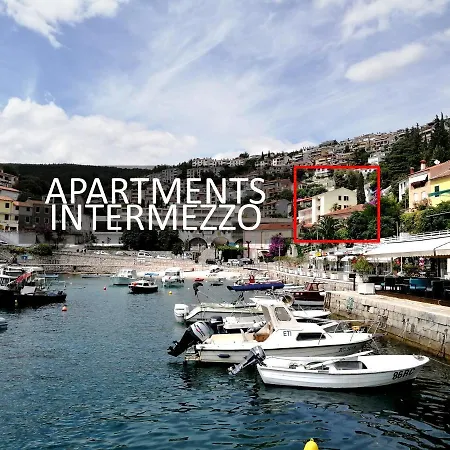 Apartment Layla - Intermezzo With Sea View In Center Of