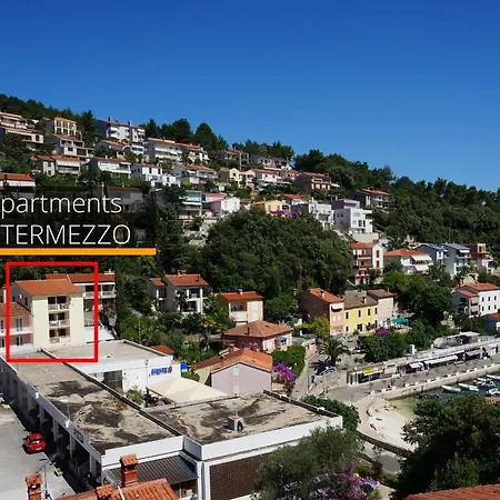 Apartment Layla - Intermezzo With Sea View In Center Of