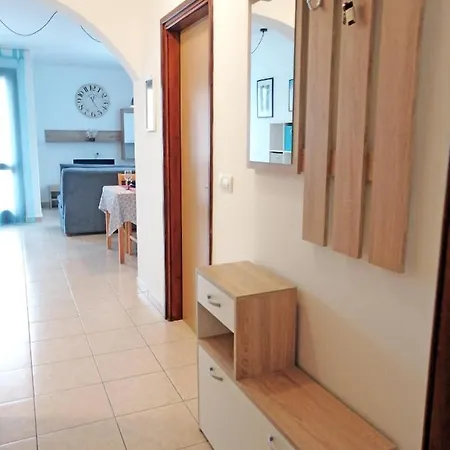 Layla - Intermezzo With Sea View In Center Of Apartment Rabac