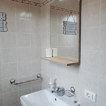 Apartment Layla - Intermezzo With Sea View In Center Of *