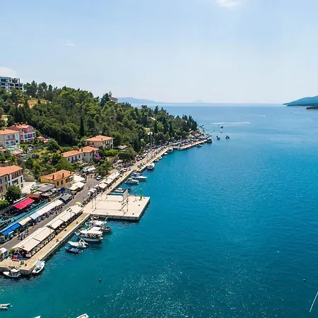 Apartment Layla - Intermezzo With Sea View In Center Of