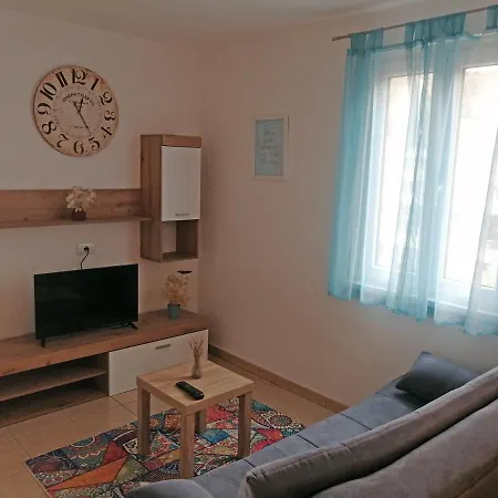 Apartment Layla - Intermezzo With Sea View In Center Of
