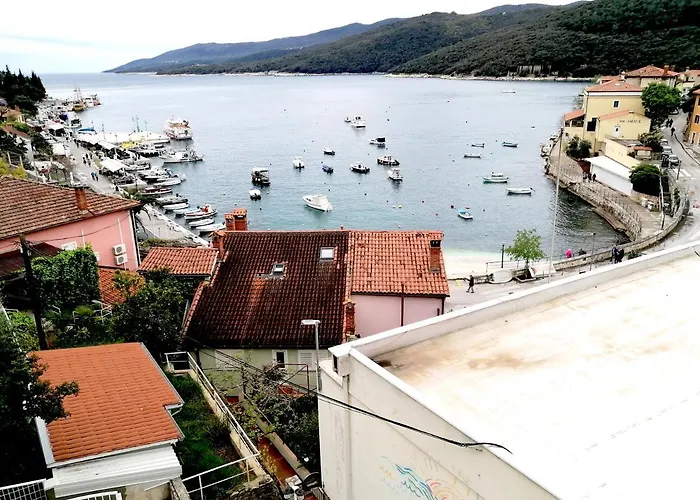 아파트 Layla - Intermezzo With Sea View In Center Of