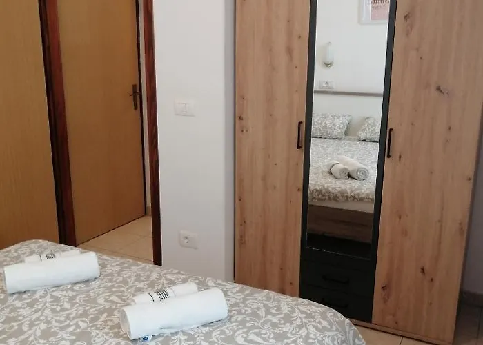 아파트 Layla - Intermezzo With Sea View In Center Of